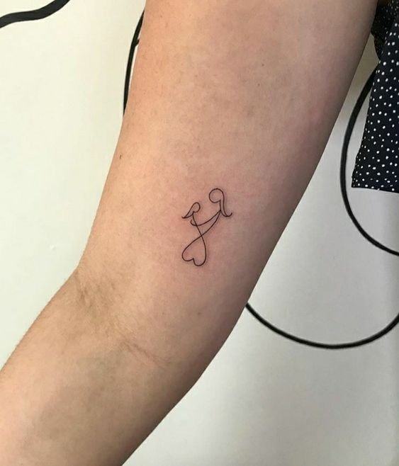 Imagem mostra tatuagem para mãe