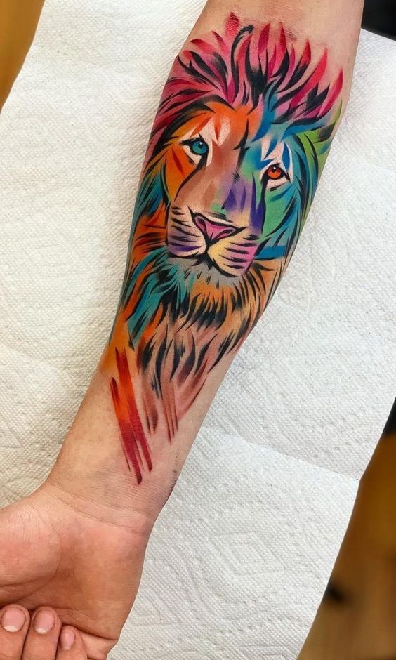 Imagem mostra tatuagem de leão