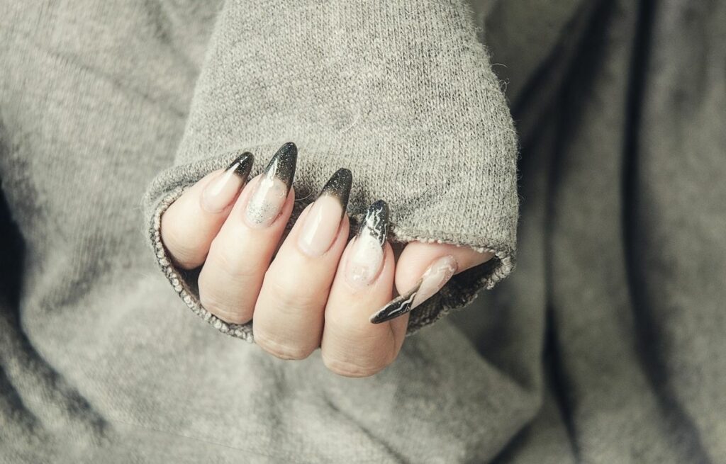 Imagem mostra nail art - estilos de unhas decoradas
