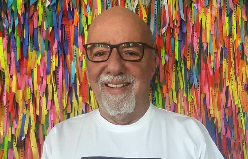 Imagem mostra rosto de Paulo Coelho - frases de Paulo Coelho