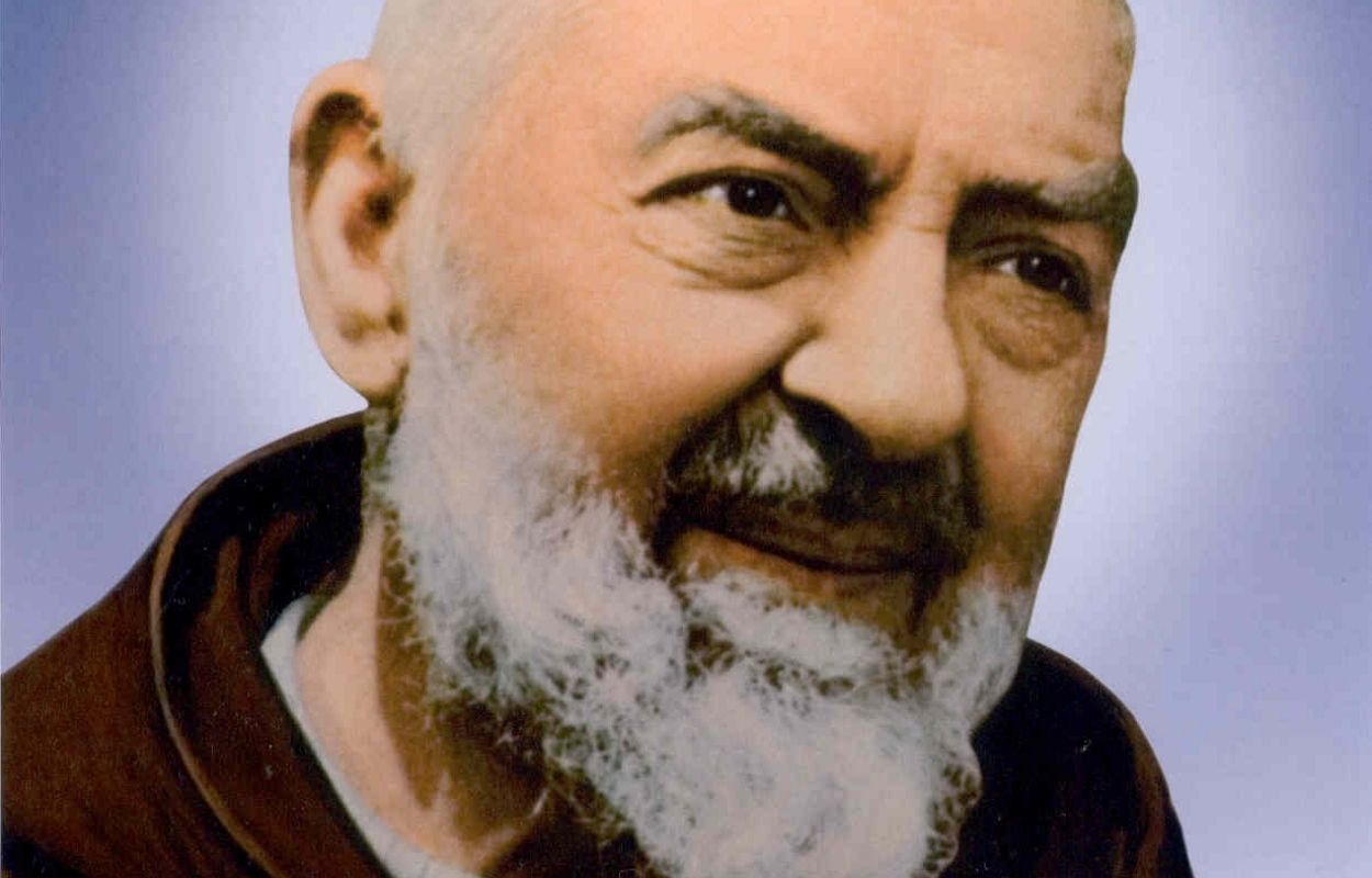 Fica comigo, Senhor! Aprenda uma linda oração de São Padre Pio de