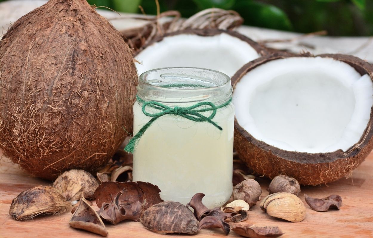 benefícios do óleo de coco para a saúde