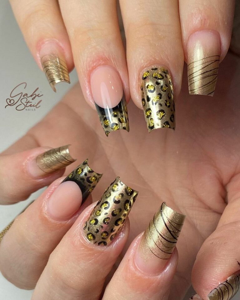 Unhas Douradas: Inspire-se Em 15 Fotos Para Brilhar Na Nail Art