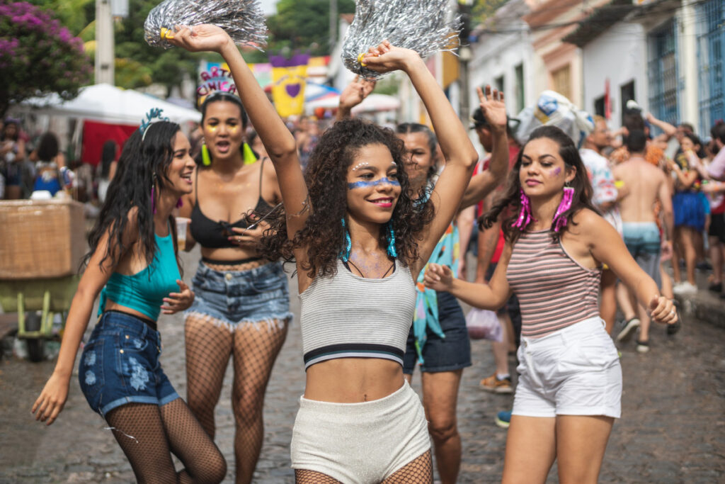 frases plaquinha de Carnaval para fantasia