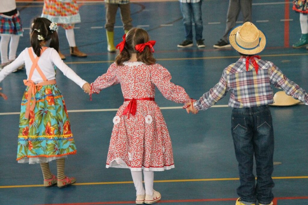 penteado de Festa Junina infantil